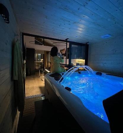 Les Suites De Stanislas Jacuzzi & Spa ナンシー エクステリア 写真