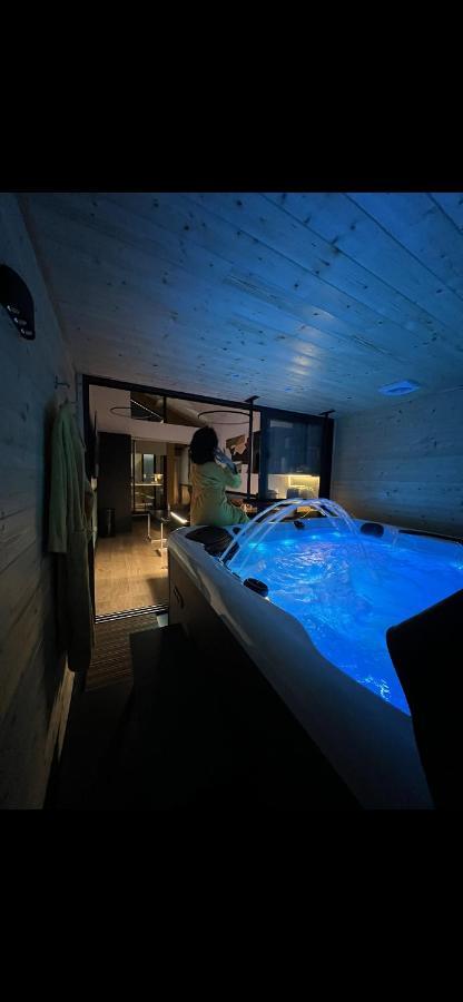 Les Suites De Stanislas Jacuzzi & Spa ナンシー エクステリア 写真