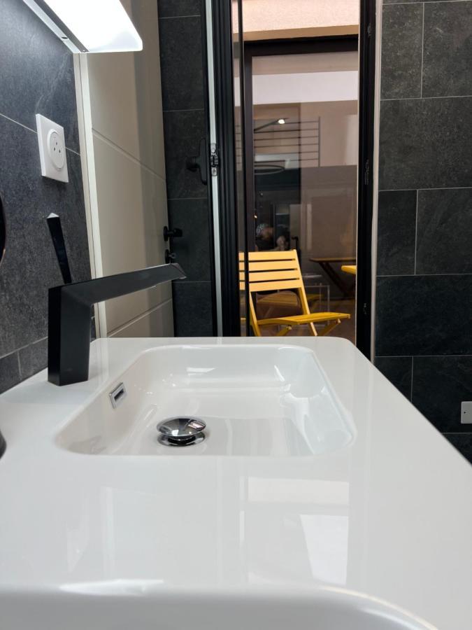 Les Suites De Stanislas Jacuzzi & Spa ナンシー エクステリア 写真